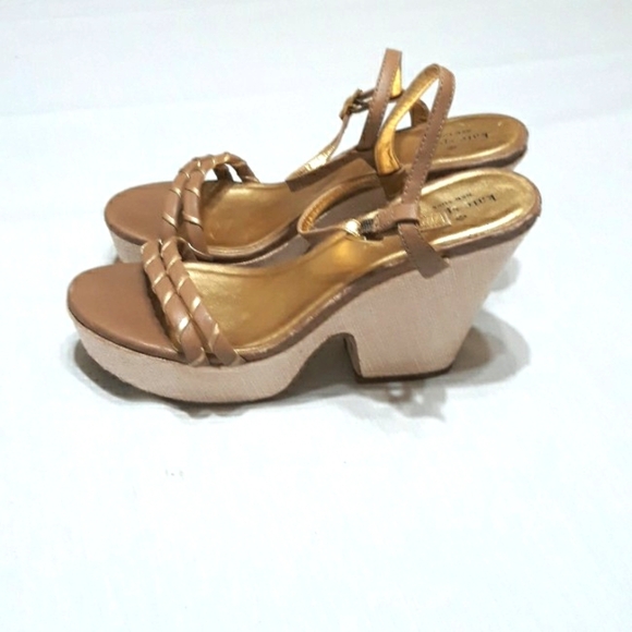 Kate Spade size 9 tan and gold strappy unique heeled sandals - Picture 3 of 10